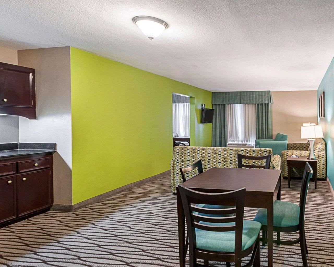 Quality Suites Sulphur Exterior foto